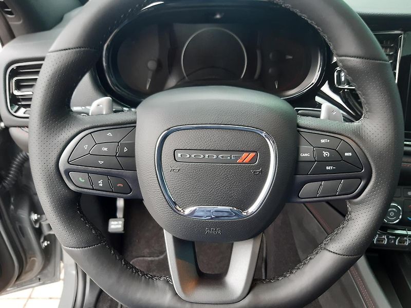 Dodge Durango (2026) 5,7 V8 HEMI  R/T 4x4 - fotka 33 z 47