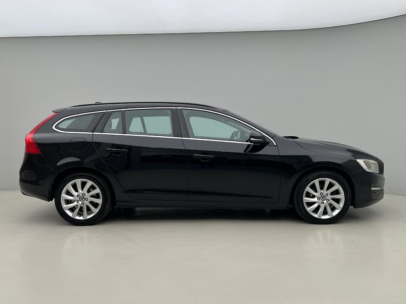 Volvo V60 D3 MOMENTUM AUT  - fotka 9 z 36