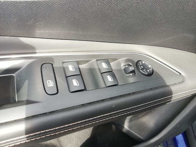 Peugeot 3008 (2017) GT-Line 2,0 bHDi 150k MAN6 - fotka 15 z 23