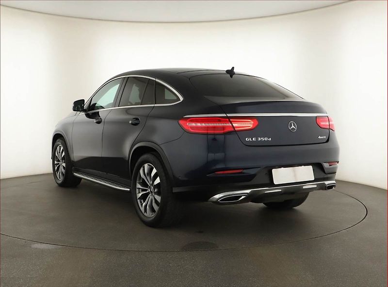Mercedes-Benz GLE (2016) AMG line 350 d 4MATIC - fotka 4 z 20
