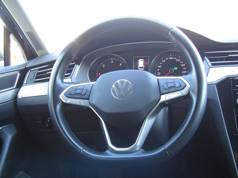 Volkswagen Passat (2022) 2.0 TDI DSG 147kW  MATRIX - fotka 17 z 41