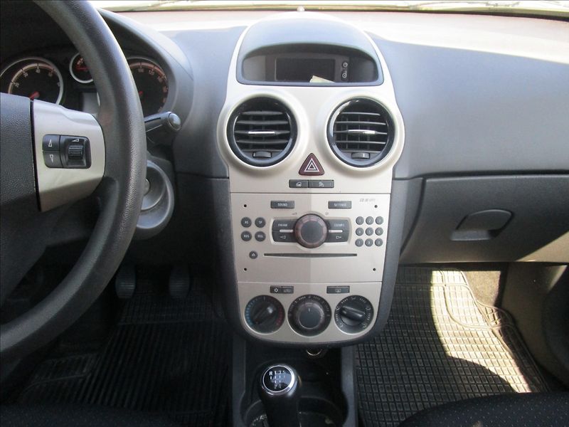 Opel Corsa 1.2i  Klima - fotka 9 z 34