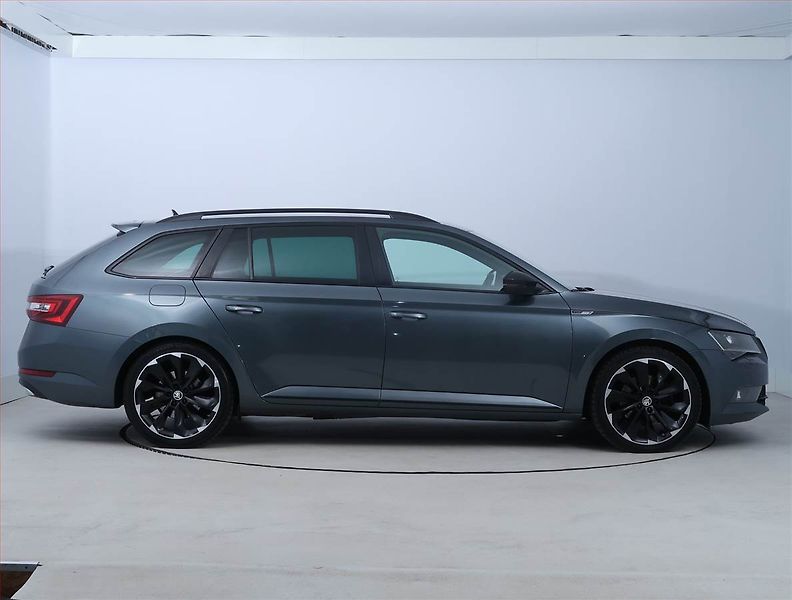 Škoda Superb (2017) Sportline 2.0 TDI, Automat - fotka 6 z 20