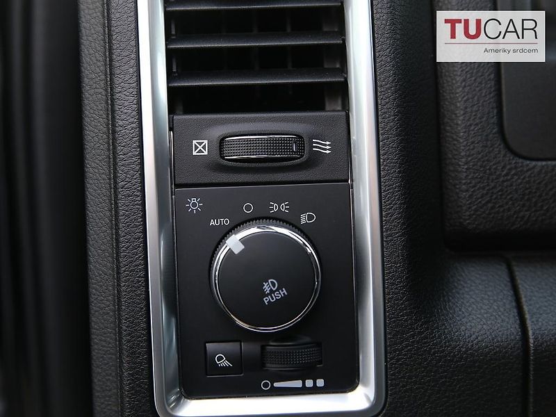 RAM 1500 (2023) Classic 5.7 V8 HEMI - fotka 41 z 44