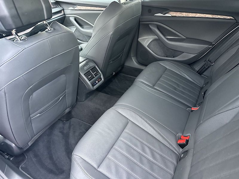 Škoda Superb (2025) 2.0 TSI 4x4 DSG L&K - fotka 7 z 40