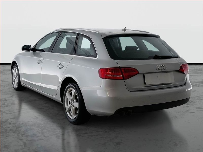 Audi A4 (2011) Ambiente 2.0 TDI, Automat - fotka 4 z 17