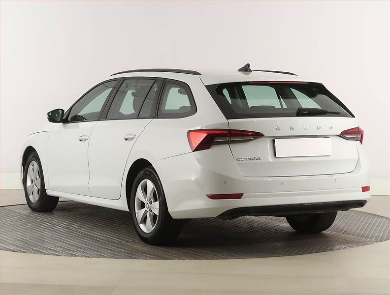 Škoda Octavia (2021) 2.0 TDI, Automat, Navi - fotka 4 z 26