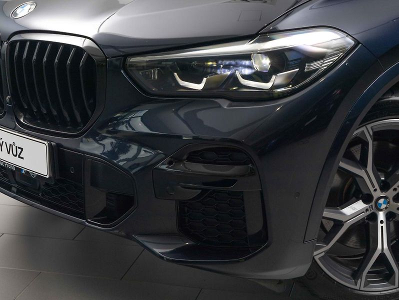 BMW X5 xDrive40i - fotka 7 z 22