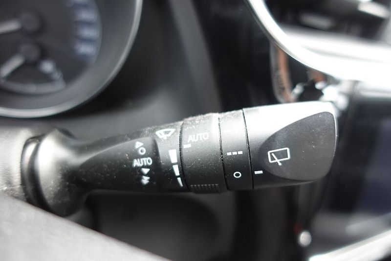 Toyota Auris 1.6VVTi 6M/T BO Active Trend - fotka 27 z 32
