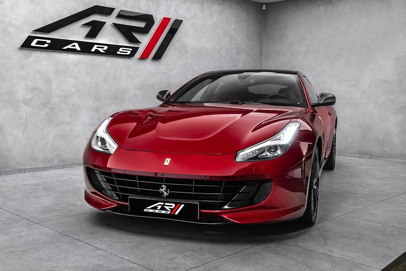 Ferrari GTC4 Lusso - fotka 2 z 31