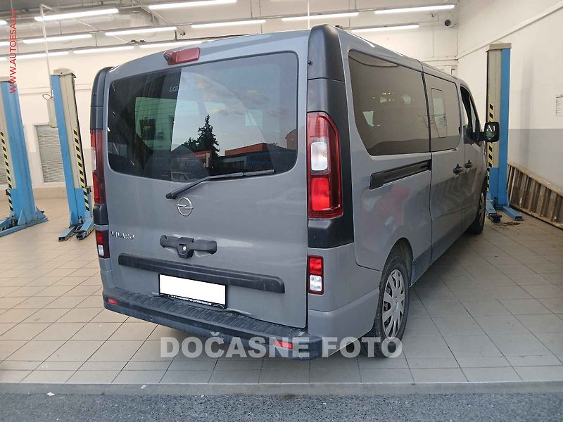Opel Vivaro (2019) 1.6CDTI L2 9míst, ČR, AC - fotka 2 z 3