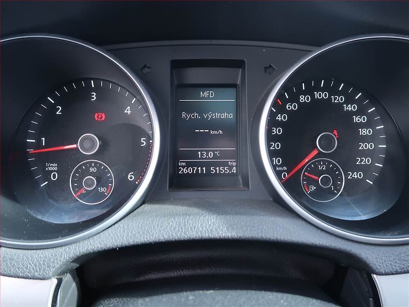 Volkswagen Golf (2012) Comfortline 2.0 TDI, Xenony - fotka 11 z 14
