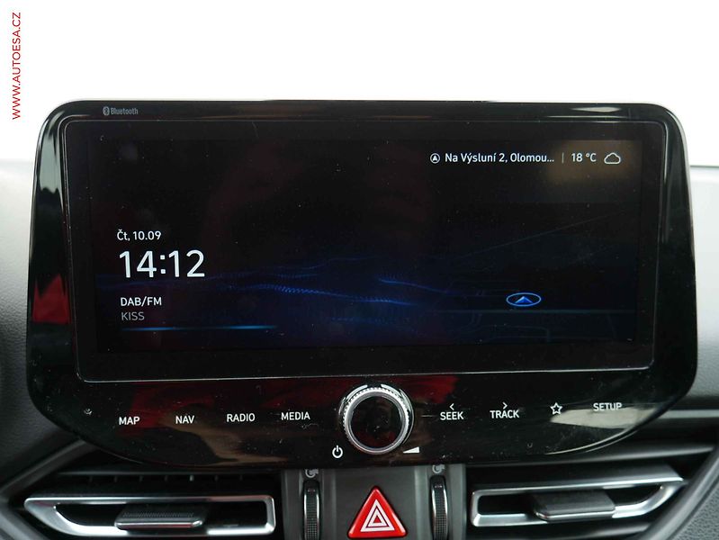 Hyundai i30 (2022) 1.5 T-GDi FastBack, 1.maj,ČR - fotka 16 z 21