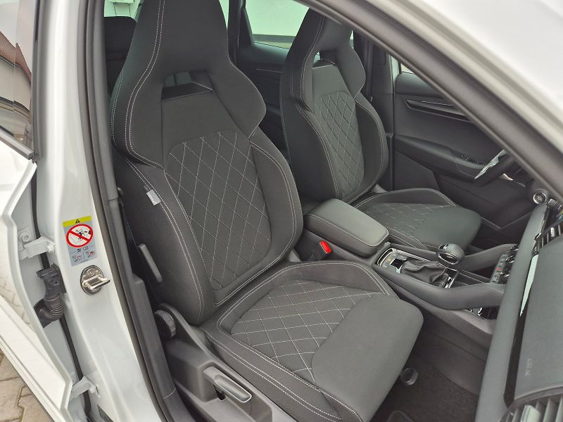 Škoda Karoq (2024) Sportline 1.5 TSI 110 kW 7°DSG - fotka 20 z 35