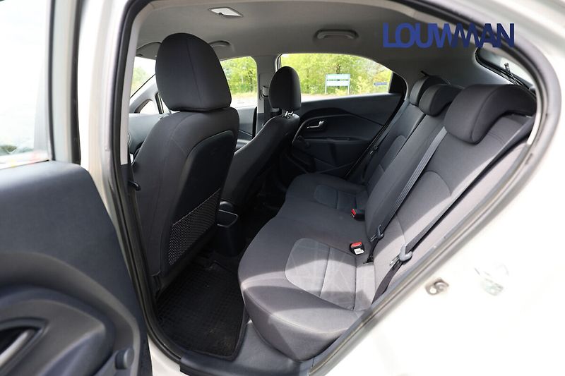 Kia Rio 1.4 DOHC - fotka 13 z 21
