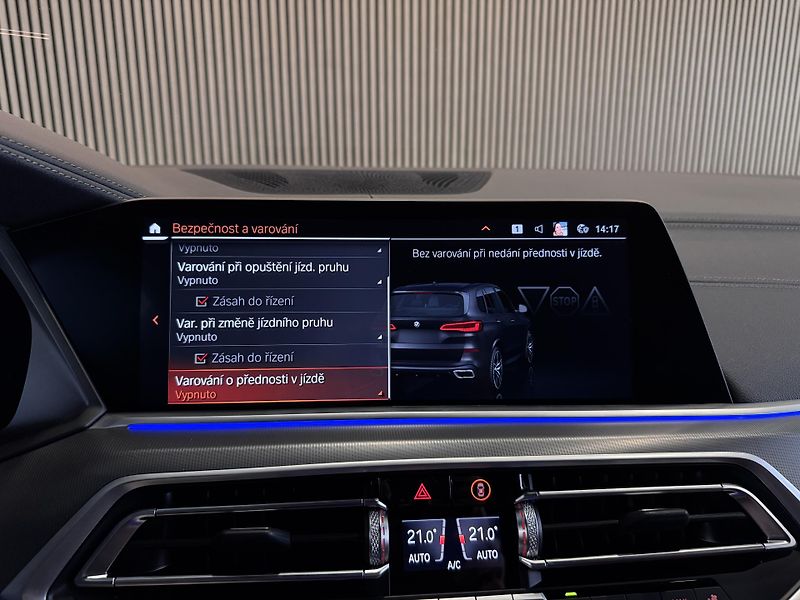 BMW X5 M50i V8 Laser Tažné HUD Záruka - fotka 29 z 33