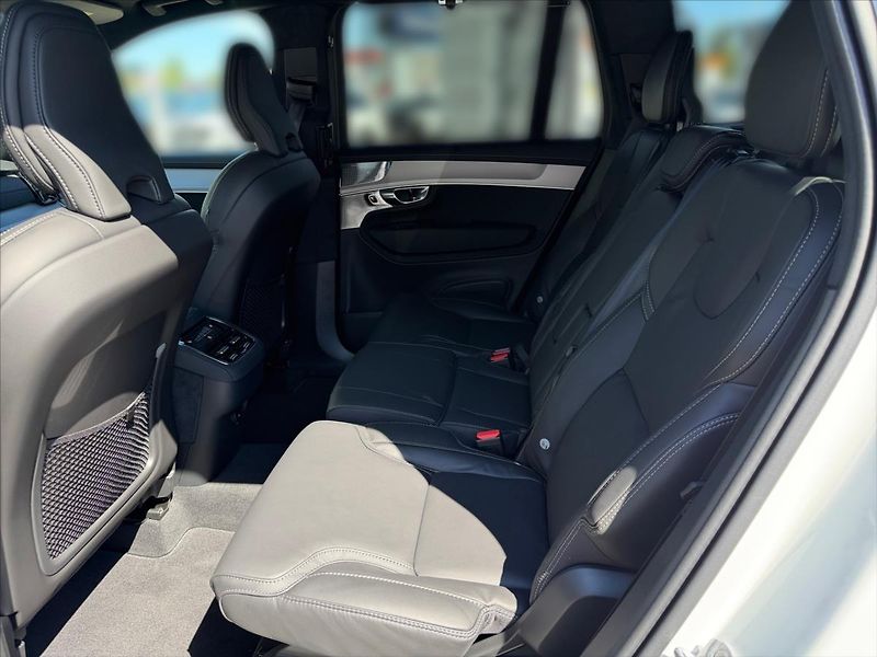 Volvo XC90 (2026) 2,0 B5 Ultra Black Edition  29 - fotka 11 z 14