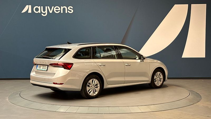 Škoda Octavia 1.5 TSI 110kW Ambition Combi - fotka 2 z 12