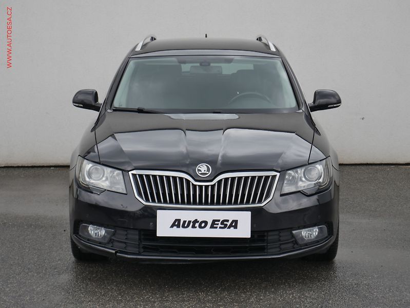 Škoda Superb (2014) 2.0 TDi, xenon, kůže - fotka 2 z 22