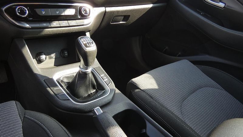 Hyundai i30 1.0 T-GDI Start Plus kombi - fotka 6 z 22