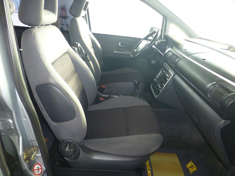 Ford Galaxy (2004) 1,9TDI*ALU*DIGI**TAŽNÉ**VYHŘ.S - fotka 15 z 23