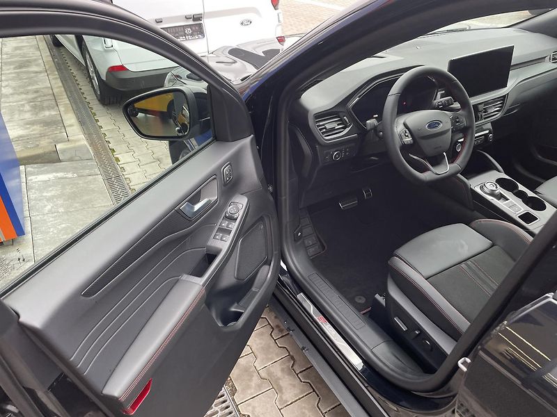 Ford Kuga ST-Line X 2,5 HEV 134 kW AT - fotka 16 z 39