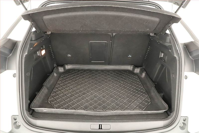 Peugeot 3008 (2020) 1.5 BlueHDi, Automat, Kůže - fotka 19 z 20