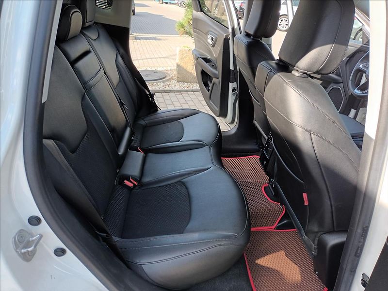 Jeep Compass 1,3 PHEV 132kW,TRAIL HAWK - fotka 20 z 50