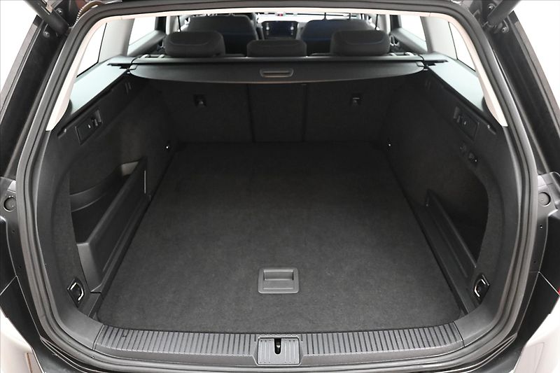 Volkswagen Passat 1,4 GTE 160 kW DSG Business Zá - fotka 10 z 32