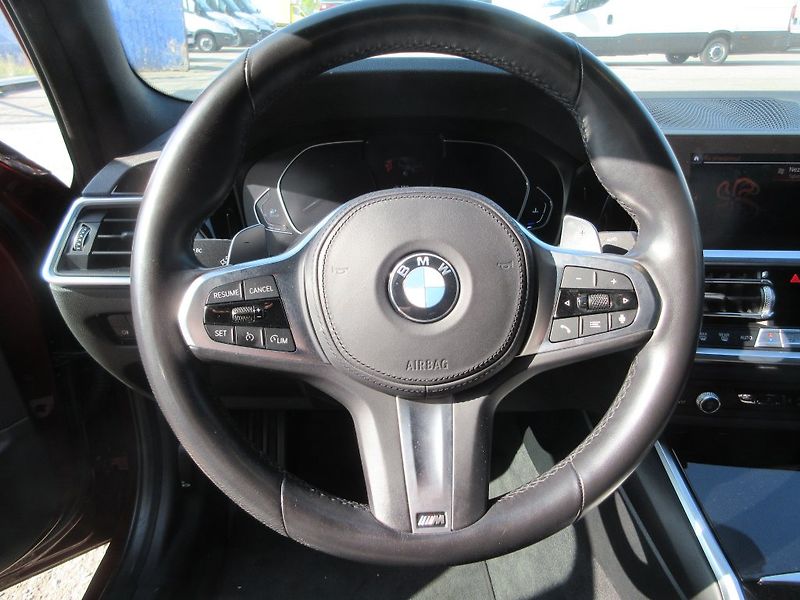 BMW Řada 3 3.0 330d At  Sport Line - fotka 20 z 20
