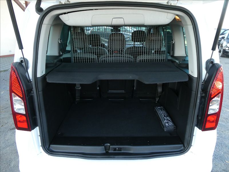 Citroën Berlingo 1,2 PT 81kW Multispace Panoram - fotka 27 z 47