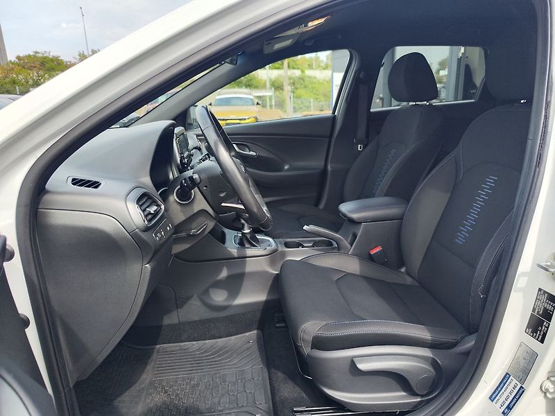 Hyundai i30 1.4 T-GDI/103kW Trikolor Kom - fotka 12 z 32