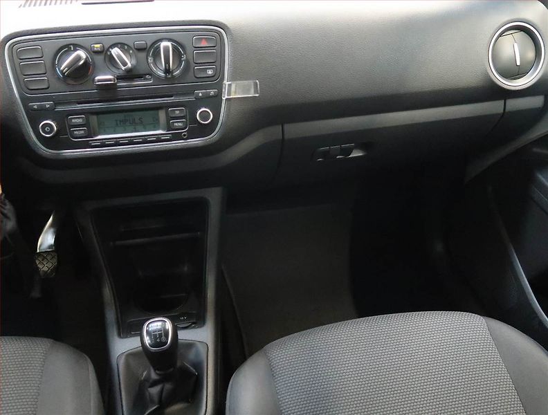 Škoda Citigo (2014) Elegance 1.0 MPI - fotka 8 z 16