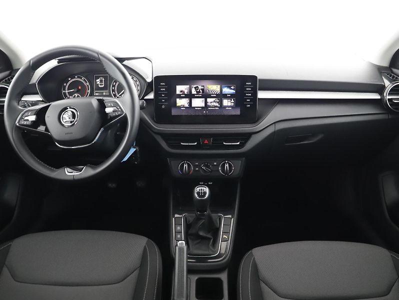 Škoda Fabia 1,0TSi 70kW AMBITION PLUS - fotka 11 z 26
