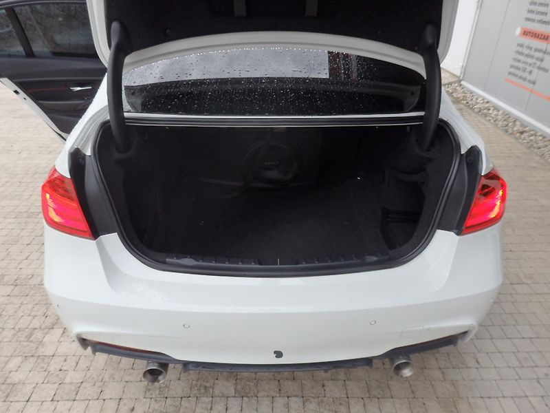 BMW Řada 3 320D 135 kW XENONY, NAVI, DVD - fotka 8 z 19
