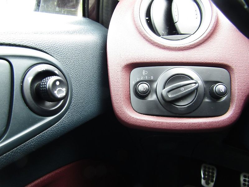 Ford Fiesta (2009) 1.6 TDCi 66kW - fotka 29 z 34