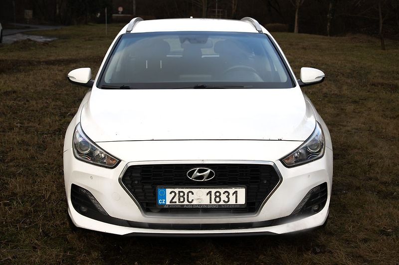 Hyundai i30 - fotka 2 z 29