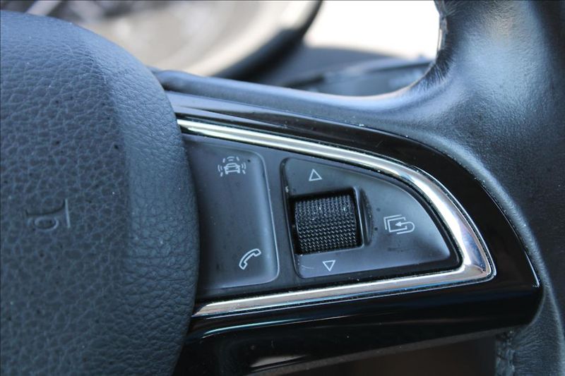 Škoda Octavia 1,6 TDi  DSG,STLYLE,SERVISKA - fotka 28 z 37
