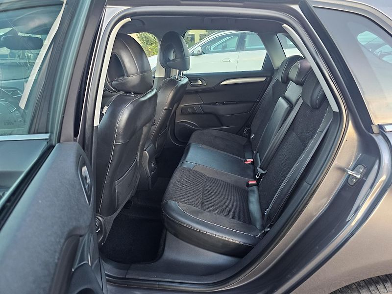 Citroën C4 (2016) 1.2 81kW SHINE,81 000 KM !!! - fotka 41 z 47