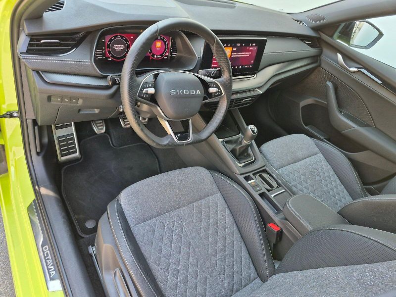 Škoda Octavia (2025) Sportline 1.5 TSI 110kW - fotka 12 z 28