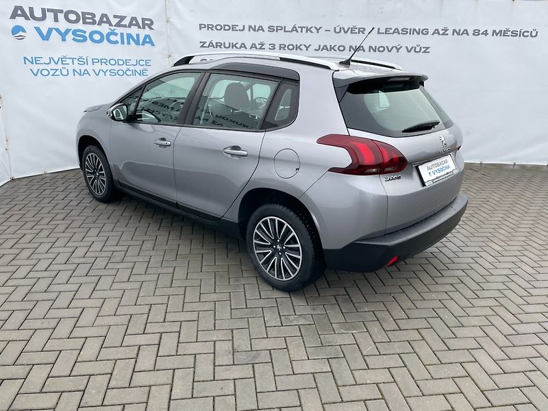 Peugeot 2008 (2019) 1.2PT 61kW Navigace! Car Play - fotka 6 z 25