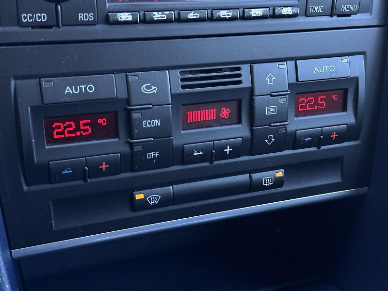 Audi A4 2.0i 96kW Climatronic 6x Airba - fotka 14 z 24