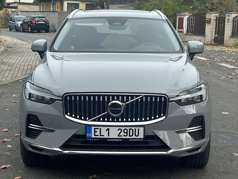 Volvo XC60 (2025) T6 RECHARGE PHEV 4WD ČR 1.maj  - fotka 4 z 46