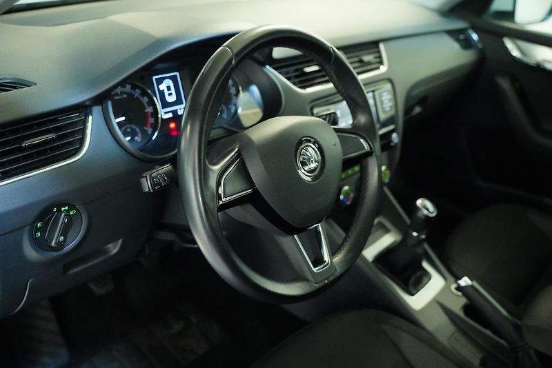 Škoda Octavia - fotka 14 z 23