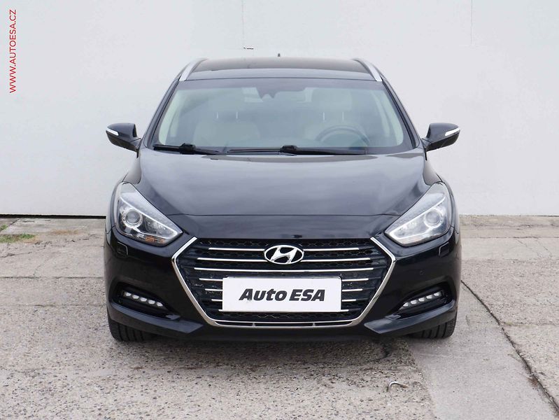 Hyundai i40 (2016) 1.7 CRDI, ČR, AT, navi, xenon - fotka 2 z 19