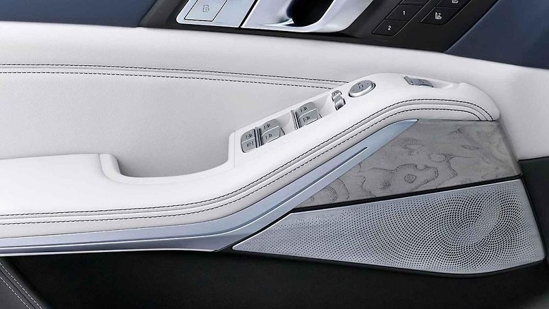 BMW X7 vs. Mercedes GLS vs. Volvo XC90 vs. Audi Q7