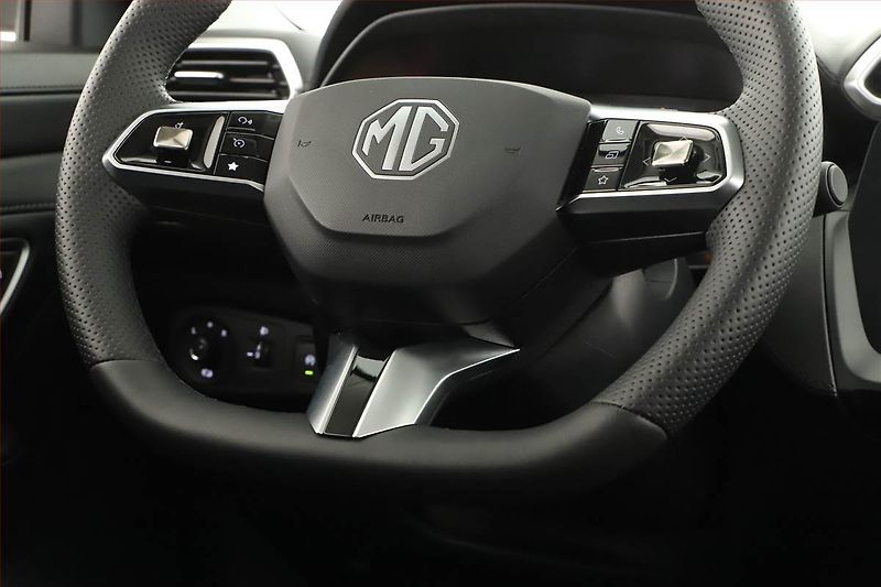 MG ZS (2026) 1.5 i, Elegance, Navigace - fotka 8 z 19