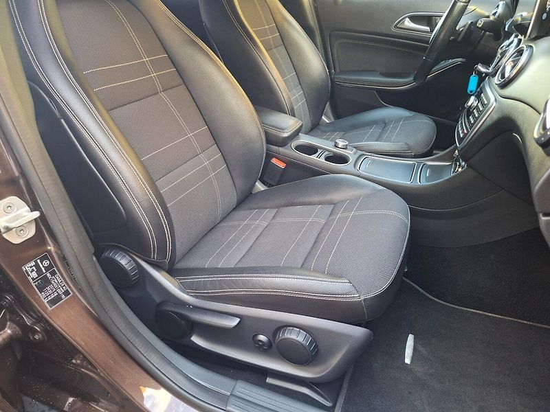 Mercedes-Benz GLA (2014) 220CDI 125kW 4MATIC -TAŽ.ZAŘ. - fotka 19 z 35