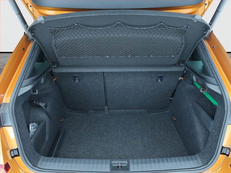 Škoda Kamiq (2024) 1.0 TSI - fotka 14 z 23