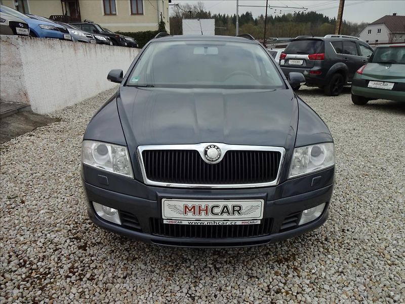 Škoda Octavia 1.8 TSI SPORT   GO MOTORU - fotka 2 z 57